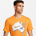 NikeCourt Tee OZ SP24 (Sundial)