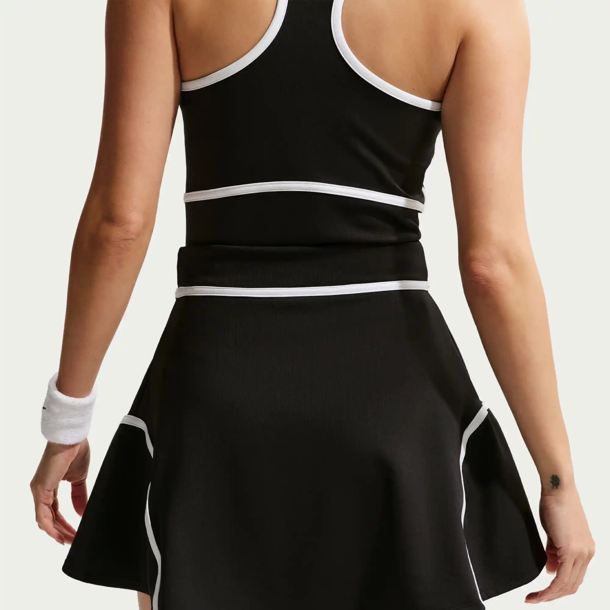 NikeCourt Advantage Women's Dri-FIT High-Waisted Tennis Skirt (Black/White)