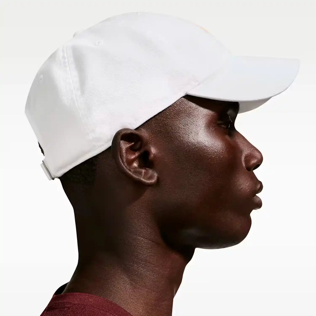 Nike Club Unstructured Unisex Cap (White)
