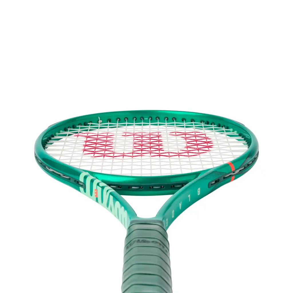 Wilson Blade 98 18x20 V10 Tennis Racquet